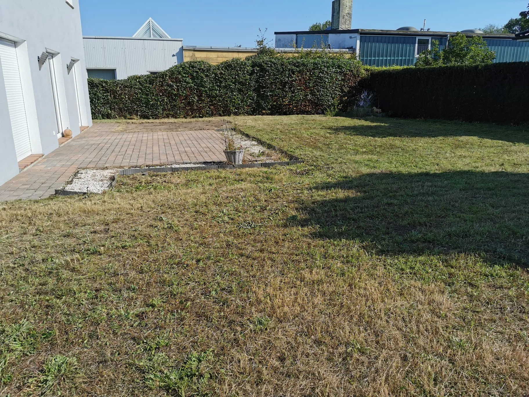 Gartenpflege Heidgraben Nachher - Pflege von Zierpflanzen.