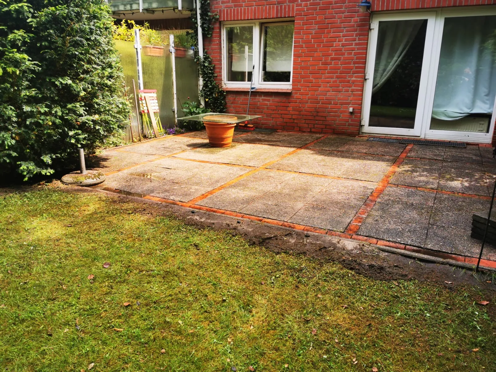 Terrassenreinigung Elmshorn Nachher - Sorgfältige Reinigung von Belägen.